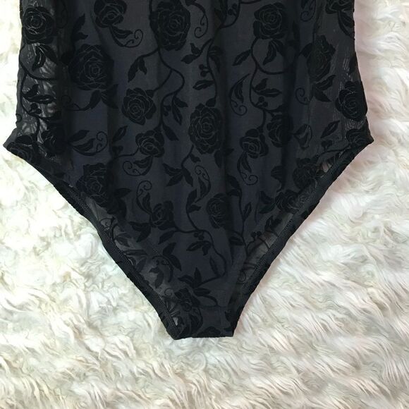 Torrid Black Flocked Mesh V-Neck Bodysuit Rose Design, Soft, Stretch, NW… - Picture 11 of 16